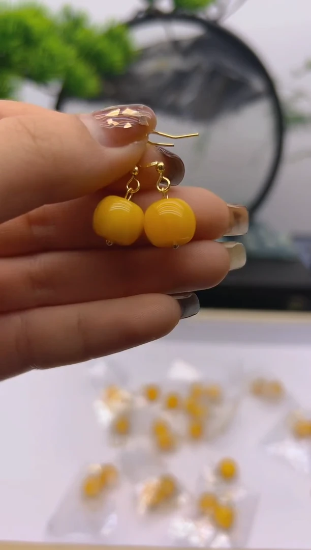 【闪购商品】蜜蜡耳饰14K金镶嵌E01