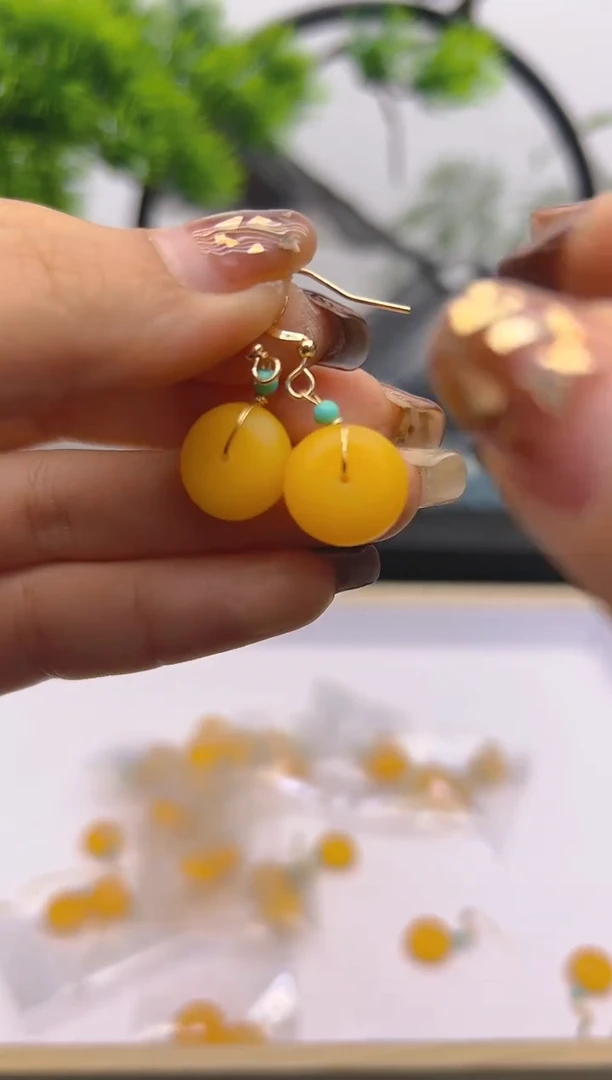 【闪购商品】蜜蜡耳饰14K金镶嵌E06