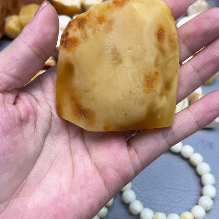定制琥珀未镶嵌蜜蜡