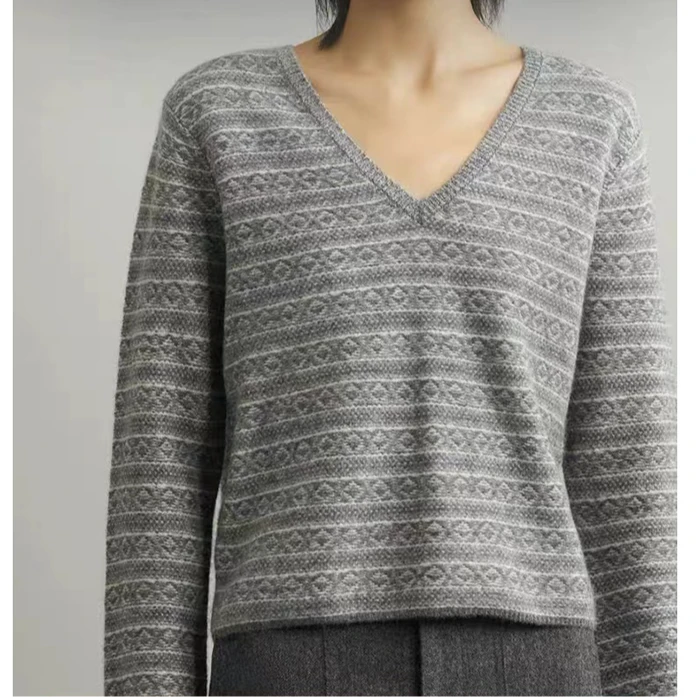 宝丫轻奢  女式复古气质提花V领针织衫上衣K299