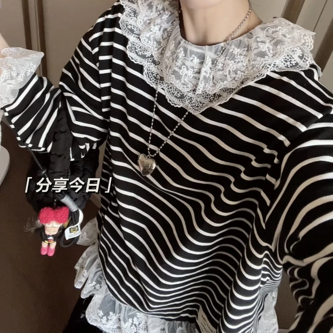 秋冬新款条纹蕾丝拼接打底衫29289