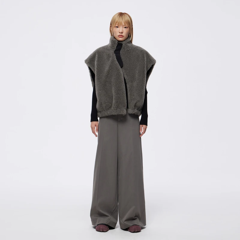 【米儿精选】UPON PRO 秋新品异质拼色双面飞肩颗粒绒绵羊毛马甲