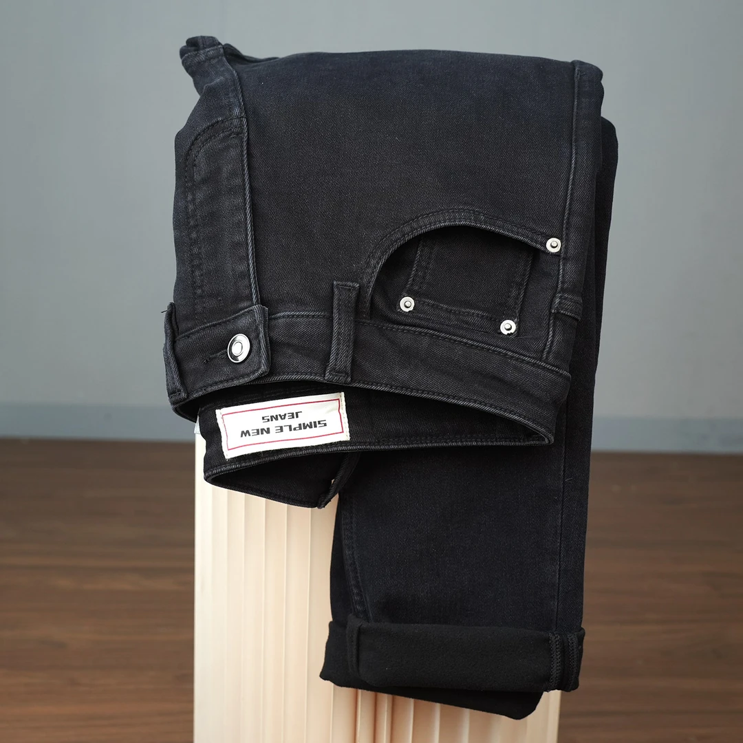 900纯黑色秋冬厚款修身小直筒牛仔裤舒适弹力潮流时尚男士休闲裤