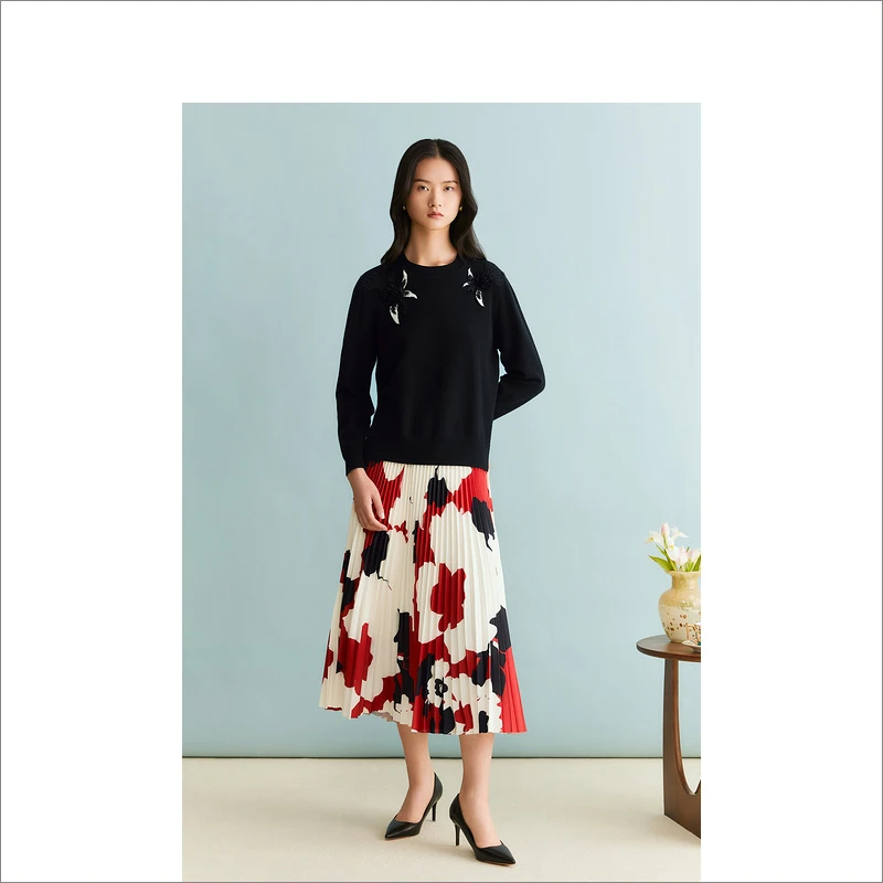 YINER音儿新款印花休闲时尚浮雕绣花毛针织衫8C33506340