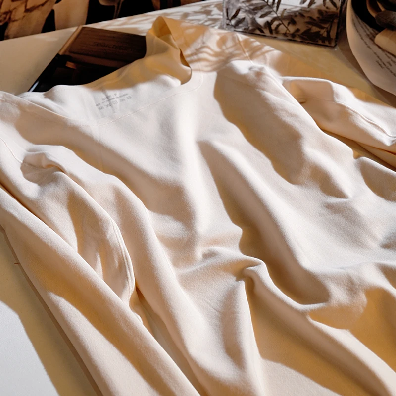 无艳一禾 双面磨毛四方领打底衫YHSC024164