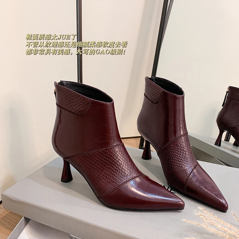 （跟高8CM  鞋码34到39）2024真皮尖头高跟女短靴层次感设计时装靴