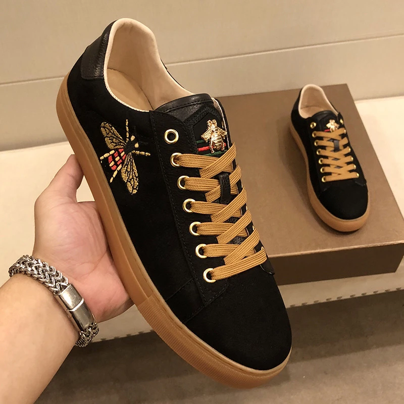 欧洲站男鞋秋季小蜜蜂纯色时尚百搭板鞋男士低帮复古潮鞋休闲鞋男