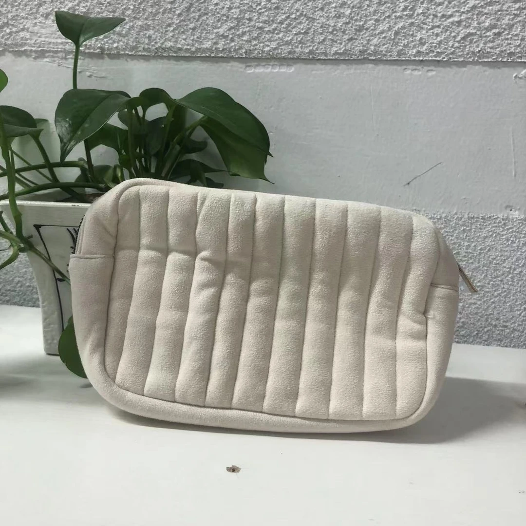 小CP化妆包（白色绒包）