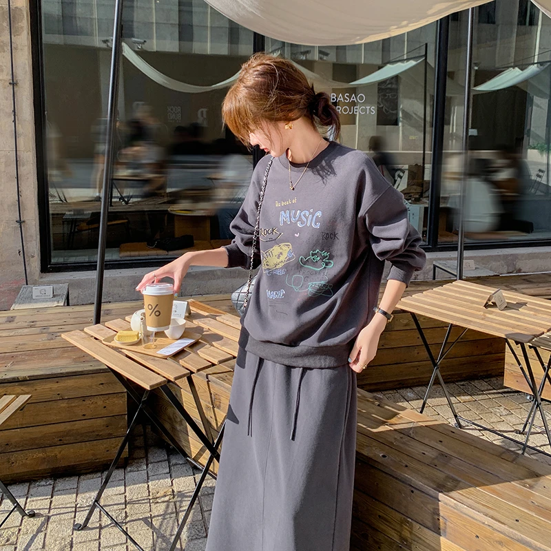 深灰色休闲套装裙女2025秋新款韩版气质刺绣印花卫衣半身裙两件套