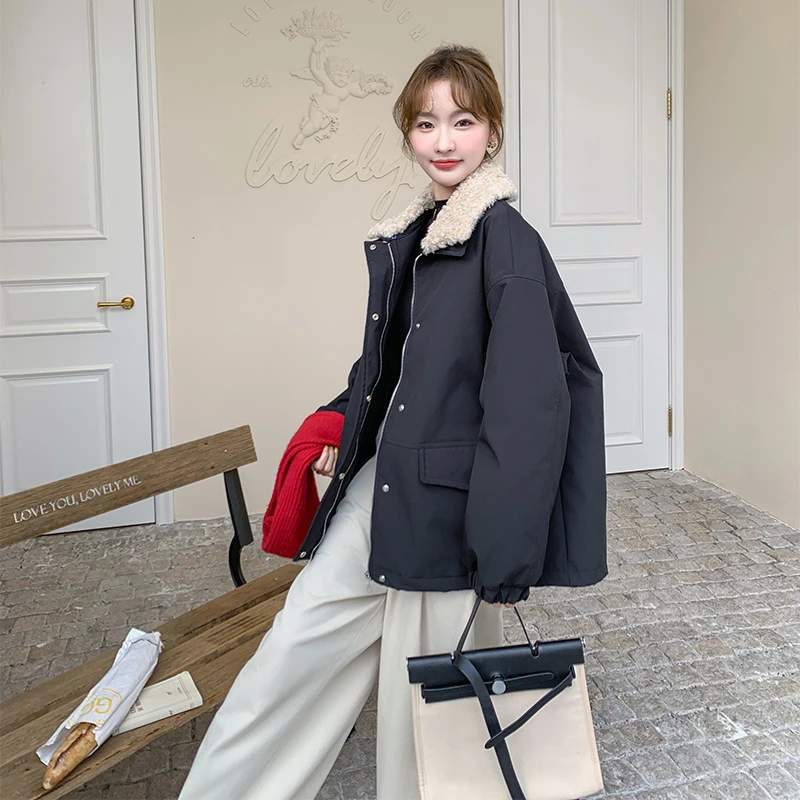 黑色工装派克羽绒服女冬季2025复古宽松羊羔毛翻领羽绒内胆厚外套
