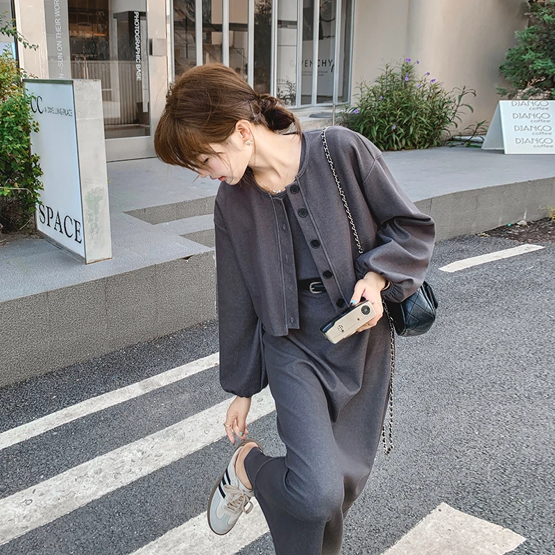 灰色收腰卫衣卫衣裙两件套2025新款初秋设计感轻熟风时尚开衫套装