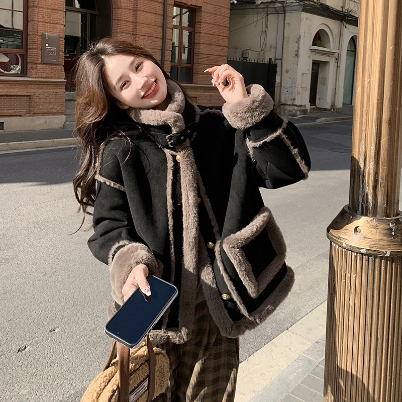 黑色短款皮毛一体羊羔毛外套女冬季新款复古时尚加厚设计感上衣