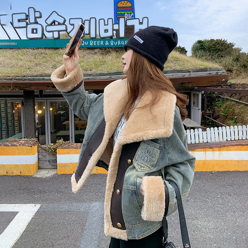 皮毛一体羊羔毛拼接牛仔外套女冬季2025新款轻奢高级感时尚上衣