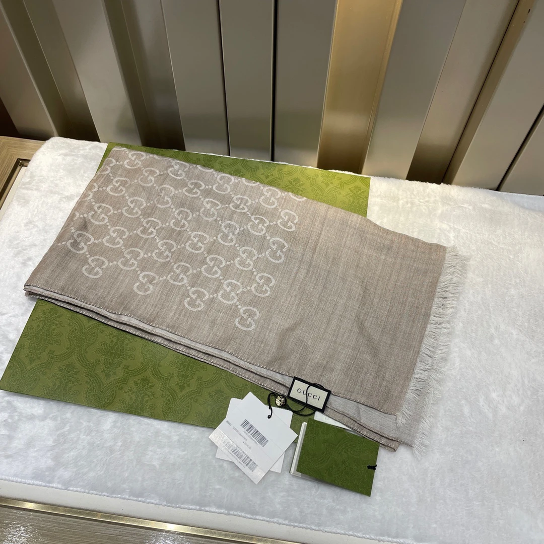 全新未使用 GUCCI/古驰 悦奢甄选/大象灰/羊毛/围巾/尺寸180×45cm