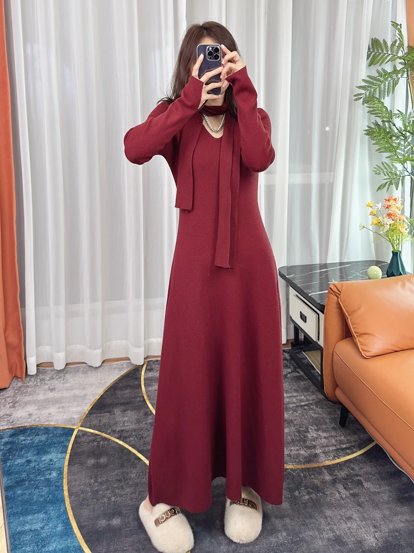 2024韩版高级感针织连衣裙女冬季打底V领围巾长裙显瘦毛衣大摆裙