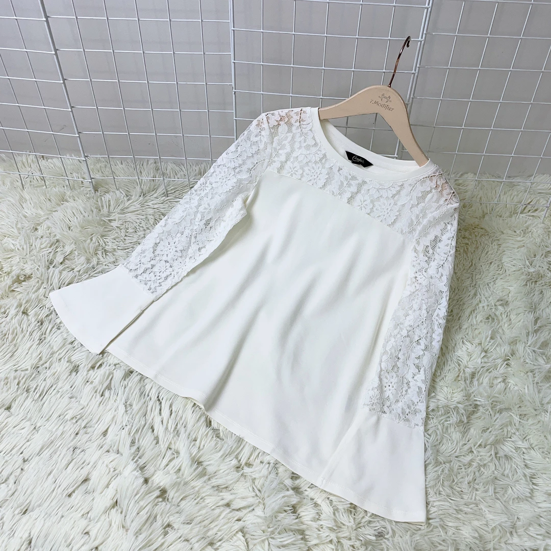 白色圆领蕾丝拼接微喇袖百搭长袖t 30081153