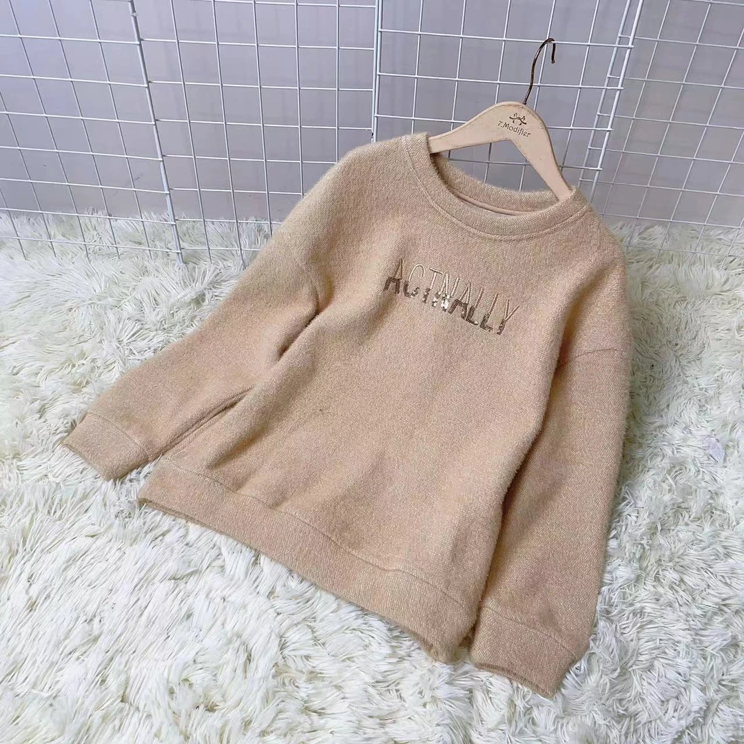 轩家 秋季加厚圆领字母刺绣亮片宽松卫衣 05025