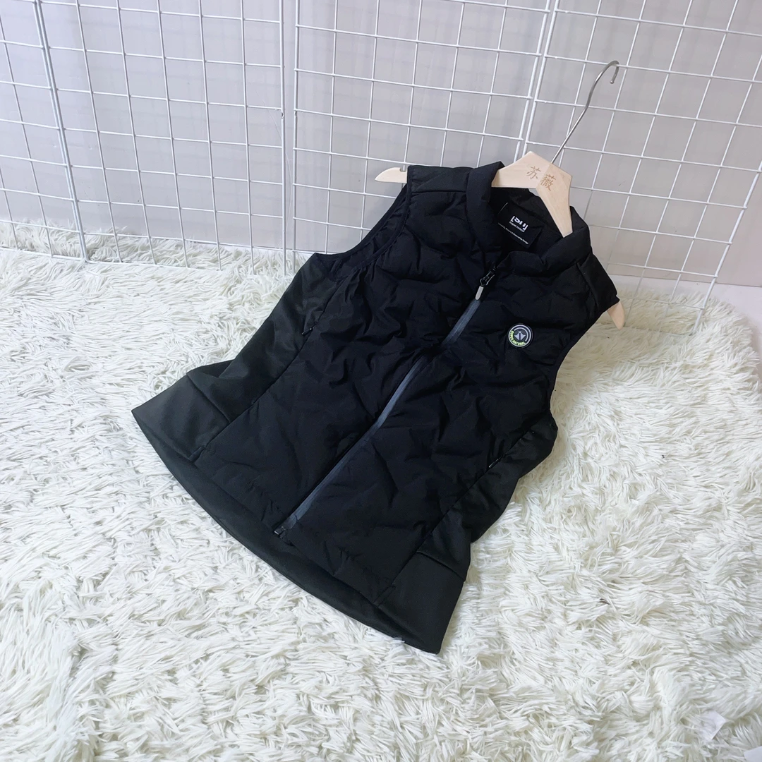 女款黑色无袖修身保暖运动风马甲 10872