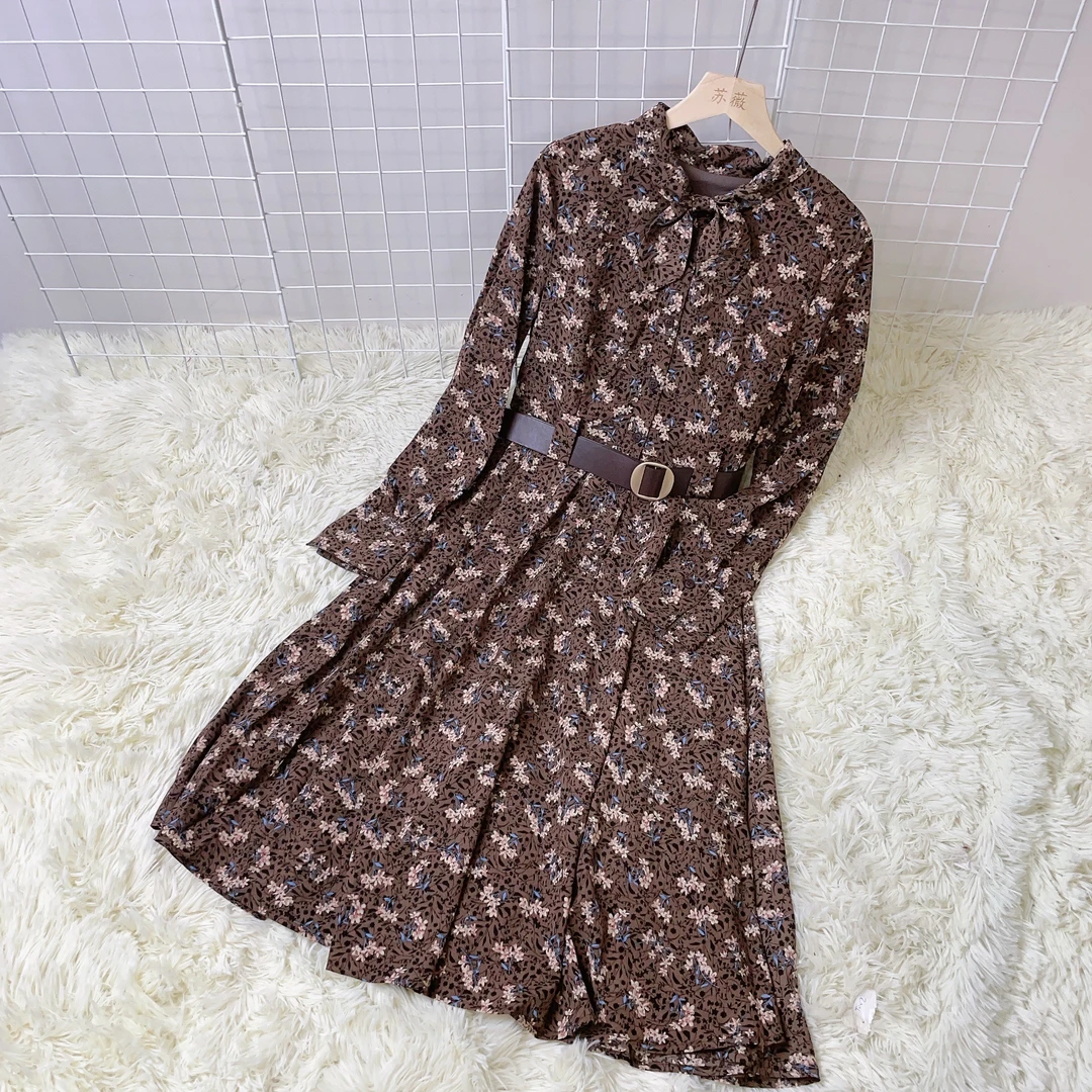 碎花连衣裙女春秋新款收腰显瘦中长款长袖印花裙 05020