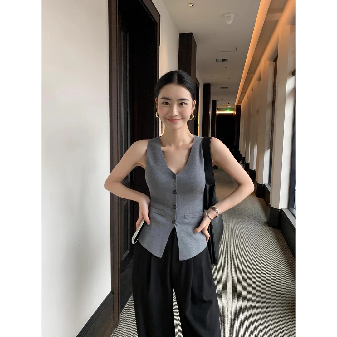 法式气质高级感针织背心独特别致修身显瘦v领无袖坎肩上衣外套女