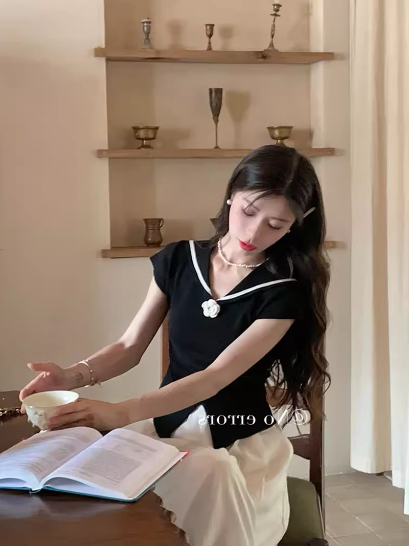 不出错No errors coco小姐～千金小香风海军领花朵冰丝短袖上衣