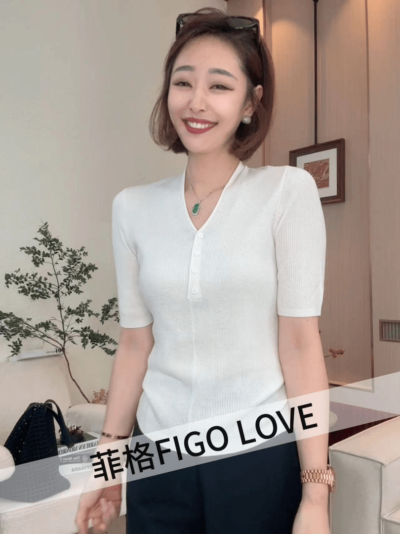 FIGO LOVE 早秋百搭气质Y字排扣针织上衣8973