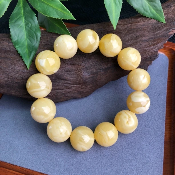 天然蜜蜡俄料白花圆珠手串1.85+大珠（XS0872）