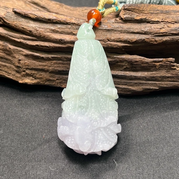 天然翡翠百财白菜挂件(春带彩)（YW6491）