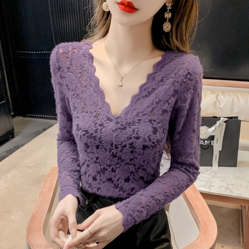 v领磨毛蕾丝打底衫女2022秋冬新款修身内搭洋气小衫低领网纱上衣