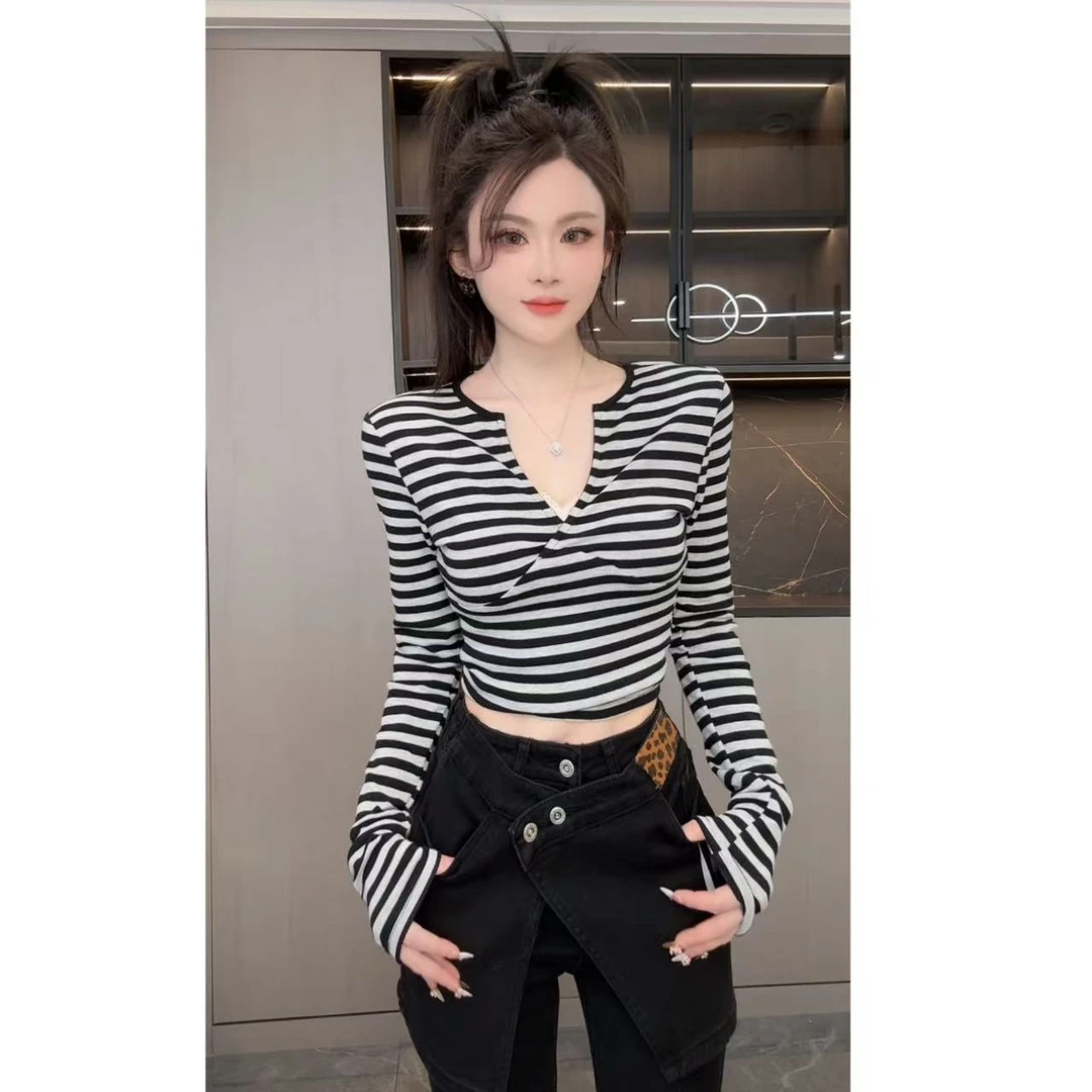 睿夕【片刻心动】美式复古风水滴领深V条纹加厚T恤