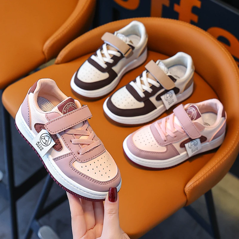 儿童皮面休闲鞋2025春秋季学生女童运动鞋韩版男童休闲低帮防滑板