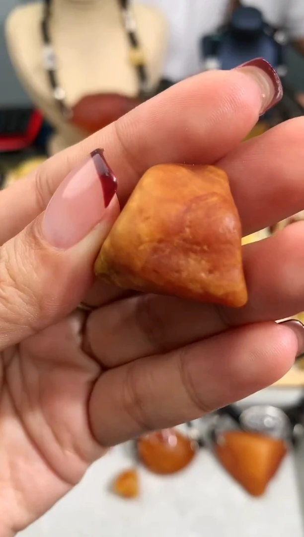【闪购商品】蜜蜡裸石未镶嵌似玉