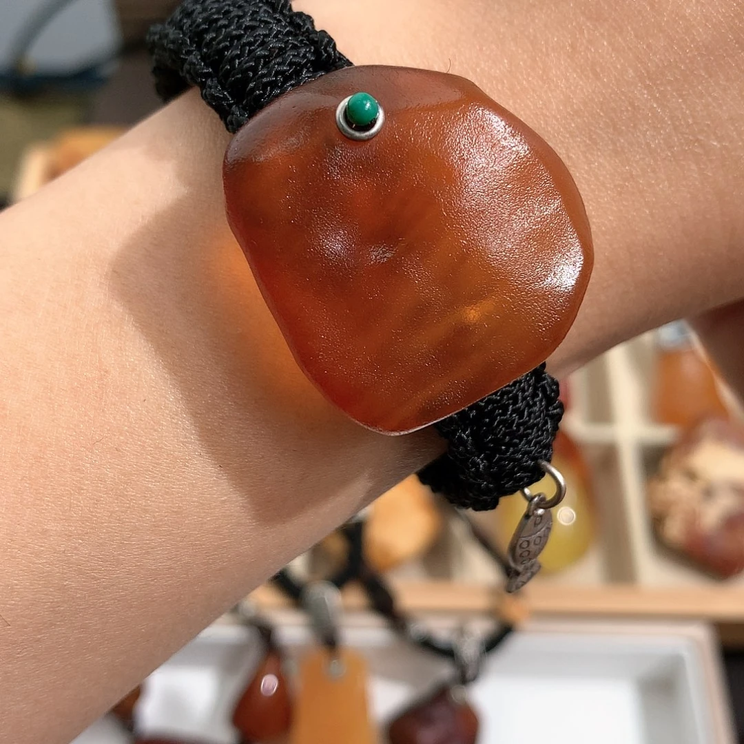 蜜蜡裸石未镶嵌手镯