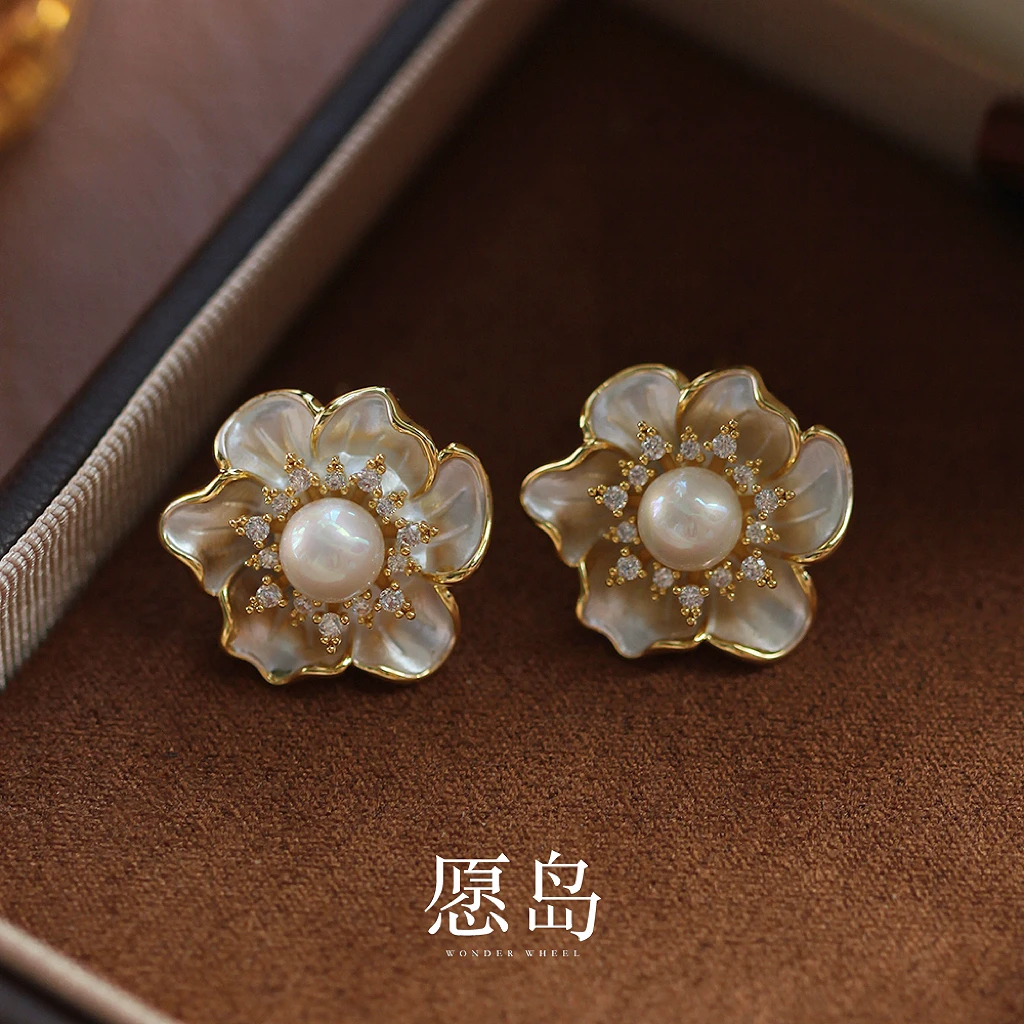愿岛 黄铜仿珍珠耳饰 法式气质精致优雅立体花朵仿珍珠耳钉ED19