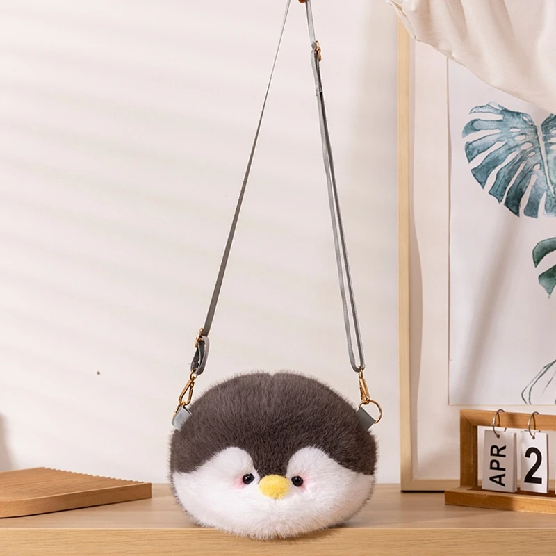 可爱企鹅崽崽双肩包斜挎包女生玩偶可爱毛绒小企鹅公仔布娃娃