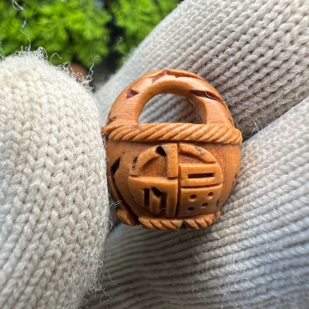 野生毛桃核手工雕刻双面福字桃篮