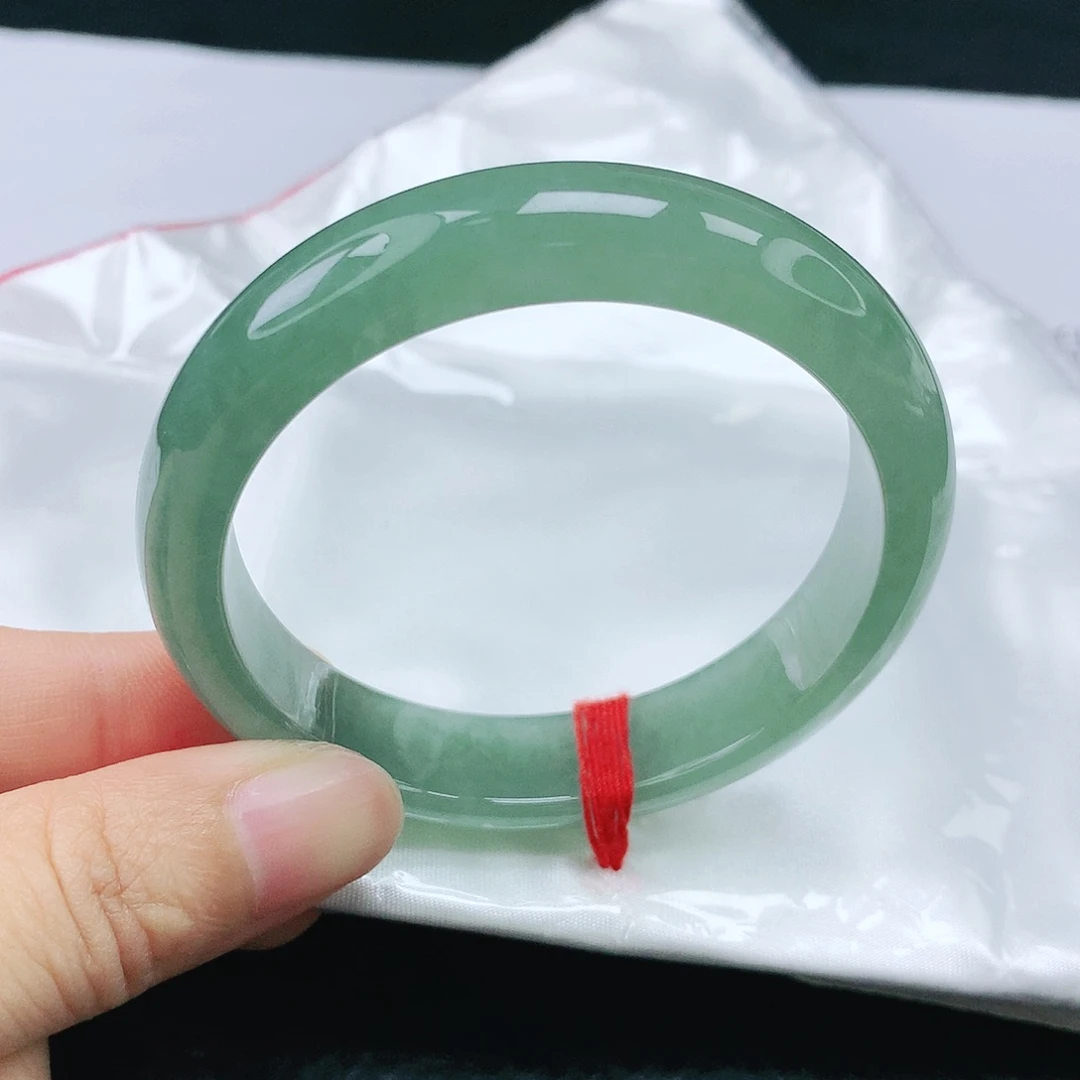 翡翠手镯未镶嵌正5354