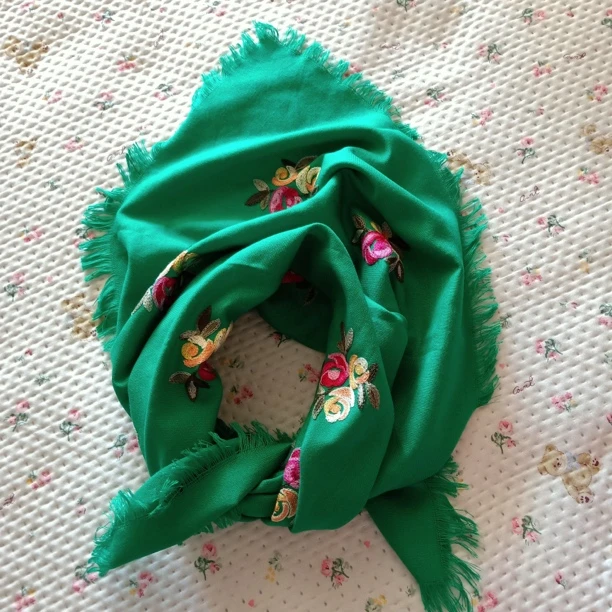 绣花 四方头巾80×80厘米㎝长