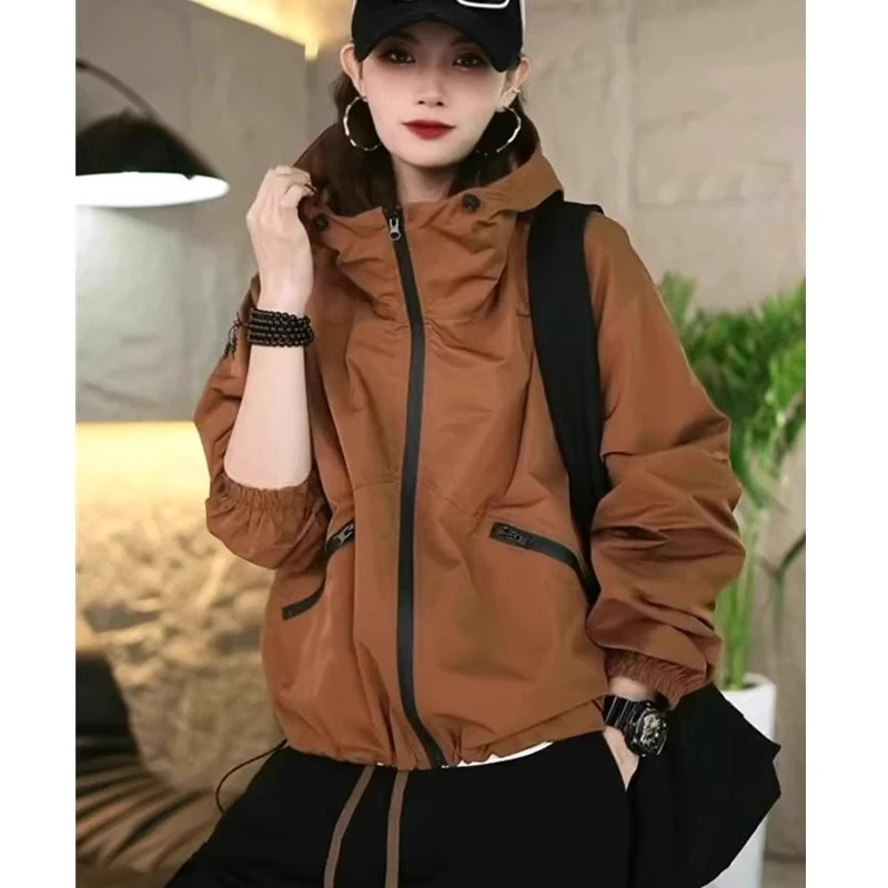 欧货时尚洋气冲锋衣外套女春秋2025新款运动休闲连帽夹克防风衣服