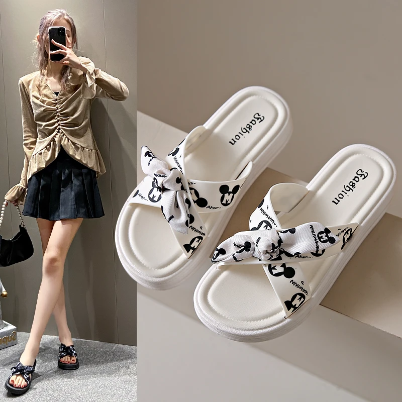 蝴蝶结拖鞋女新款夏季百搭女士平底防滑卡通外穿女学生时装凉拖鞋