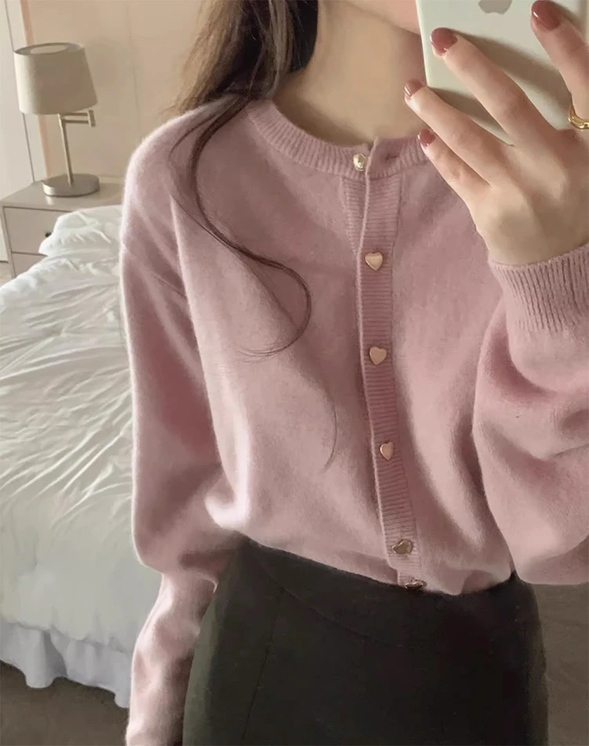 春秋长袖温柔海盐针织毛衣爱心洋气显瘦百搭纯色宽松圆领韩版开衫