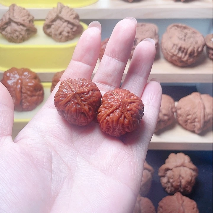 文玩核桃把件四棱