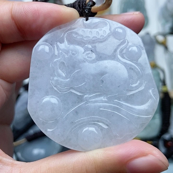 翡翠颈饰未镶嵌翡翠