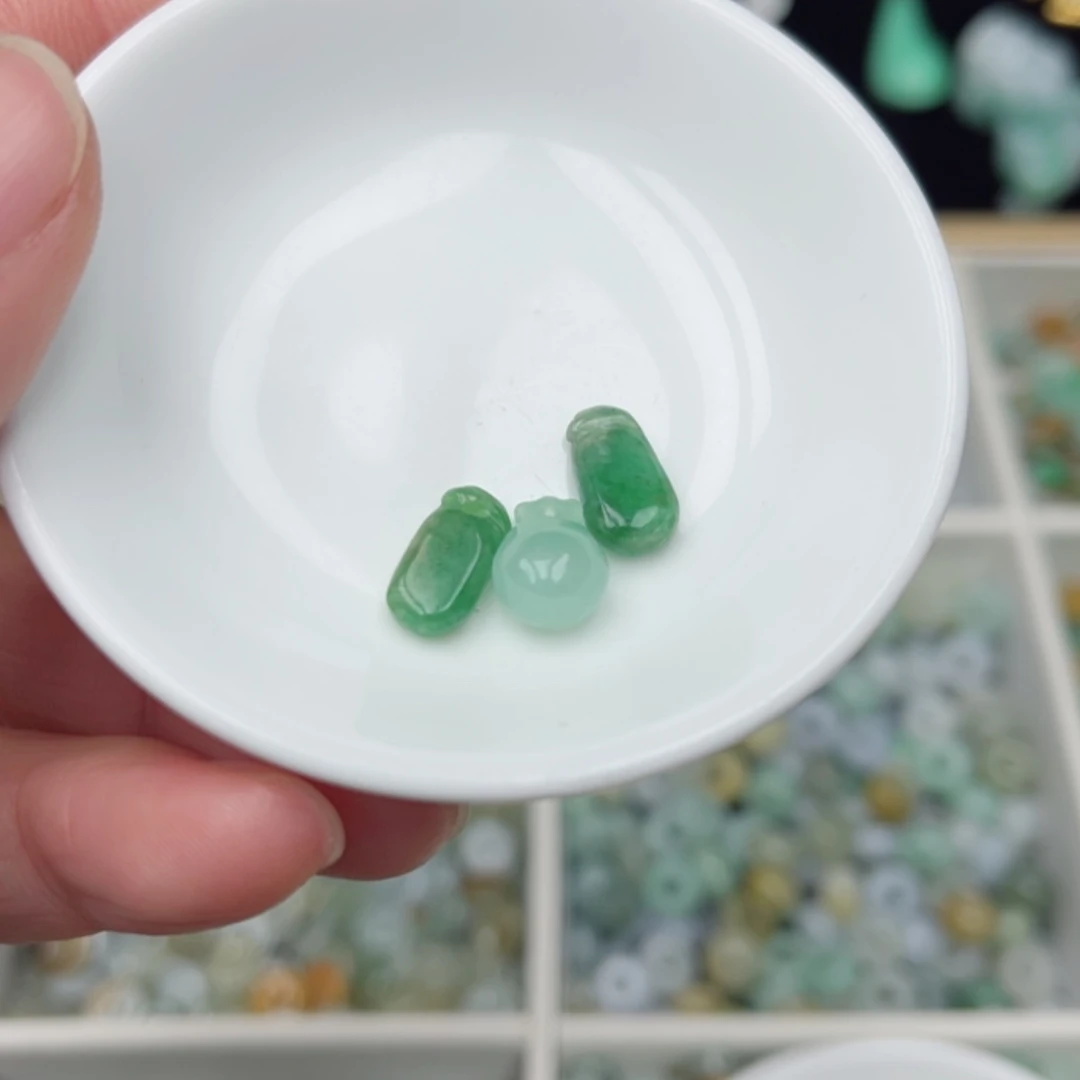 【闪购商品】翡翠颈饰未镶嵌善*定制