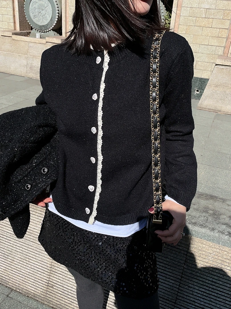 【新年显白穿搭】蕾丝拼接花边领珍珠心扣圆领小香风毛衣针织开衫女