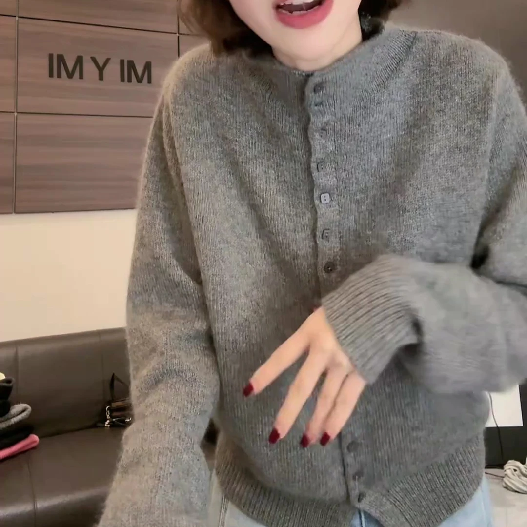 2024秋冬新款长袖针织衫单排扣高领慵懒风内搭打底毛衣LK2500741