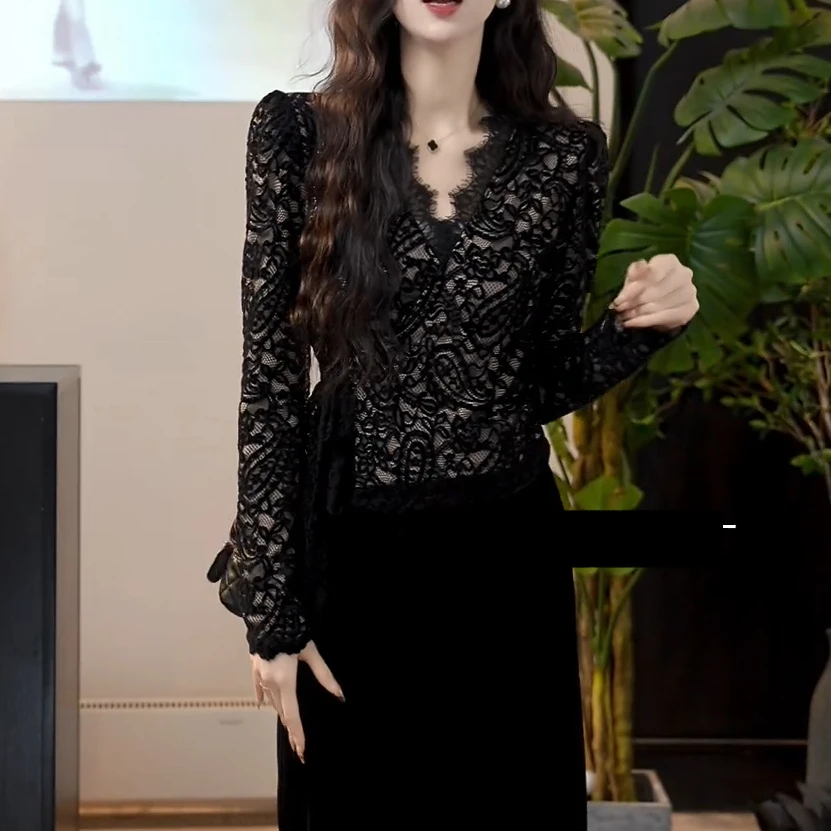 2024新款法式气质小众黑色修身显瘦蕾丝衫T恤上衣LK2500478