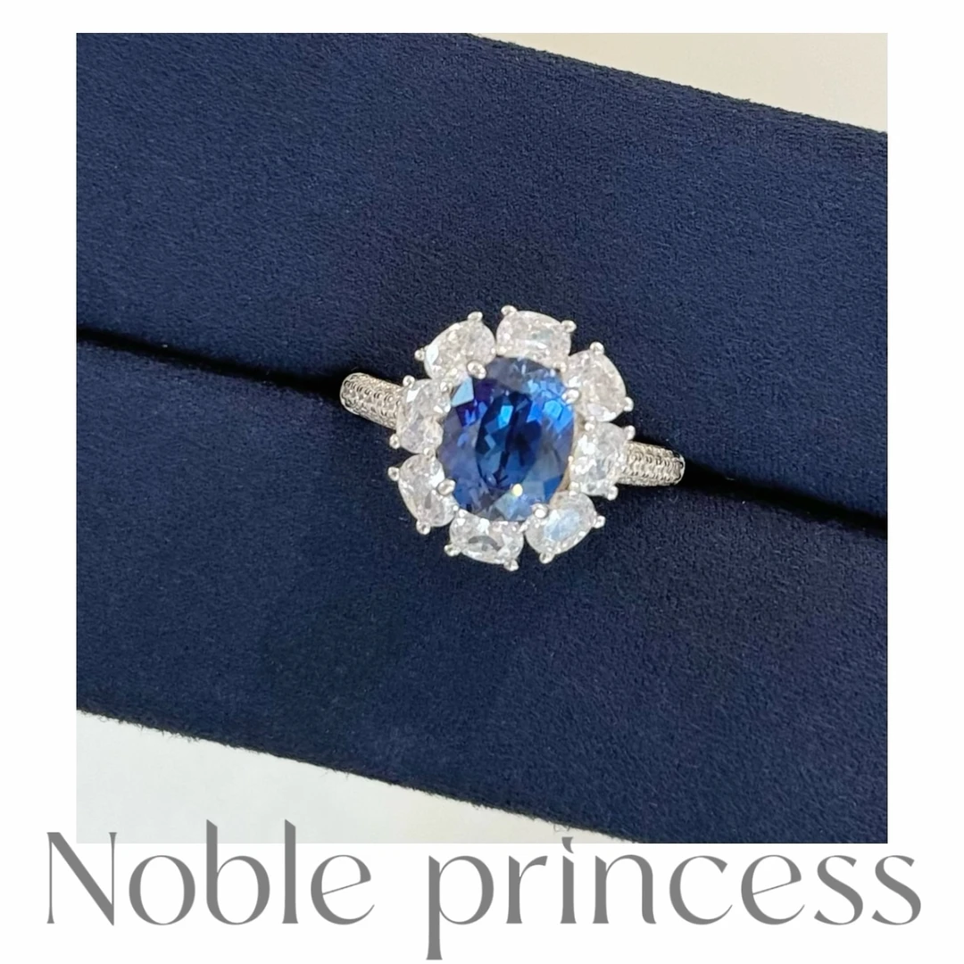 925银合成锆石戒指 Noble Lady【合成皇家蓝宝】满钻女戒小兰花