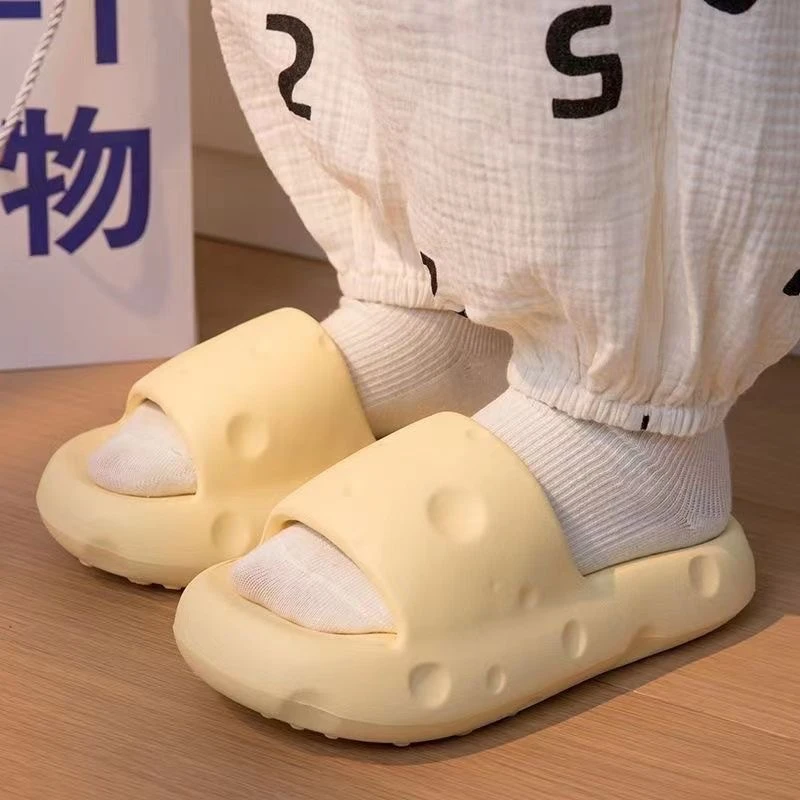 芝士奶酪踩屎感拖鞋女居家厚底防滑外穿凉拖情侣四季舒适可爱高级
