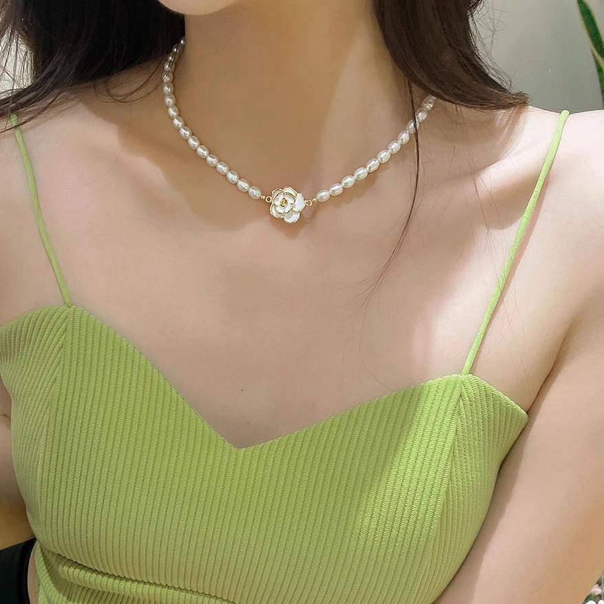 合金吊坠 山茶花贝珠项链女轻奢小众设计锁骨链2024新款爆款气质